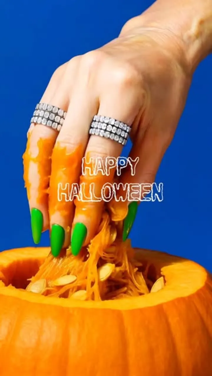 Boo-tiful Halloween to all of you🔮🍸🪩🎃